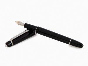 Montblanc Meisterstuck Classique Fountain Pen, Platinum trim, 106522